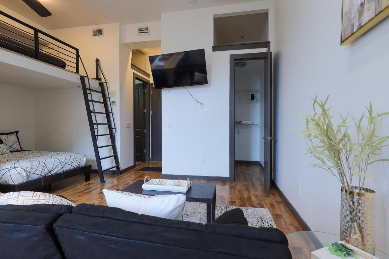 Old West Studio Lofts West 坦帕 外观 照片