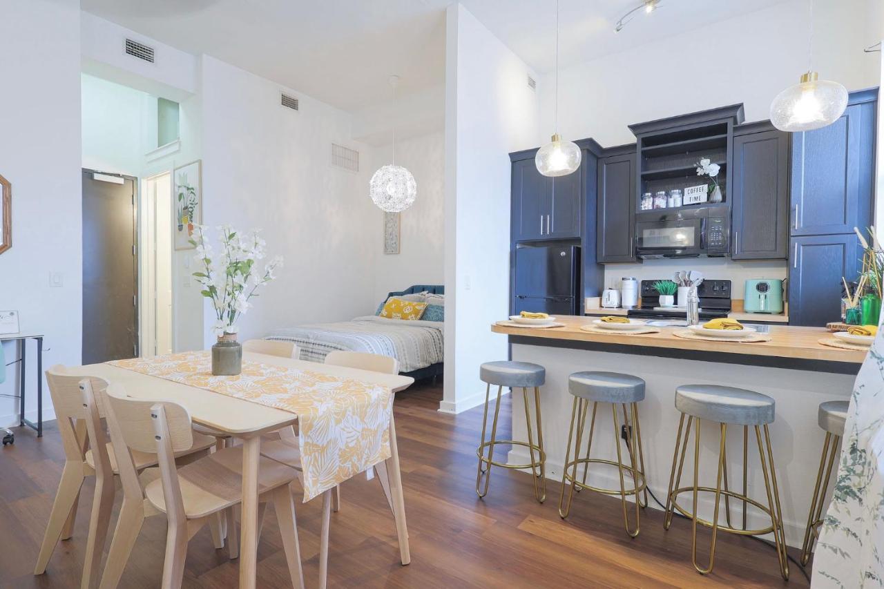 Old West Studio Lofts West 坦帕 外观 照片