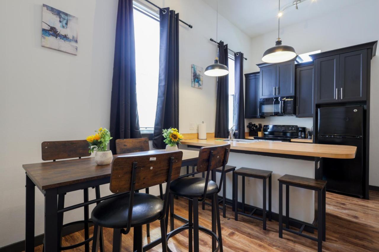 Old West Studio Lofts West 坦帕 外观 照片