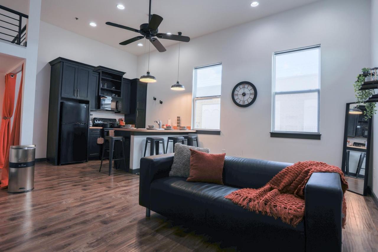 Old West Studio Lofts West 坦帕 外观 照片