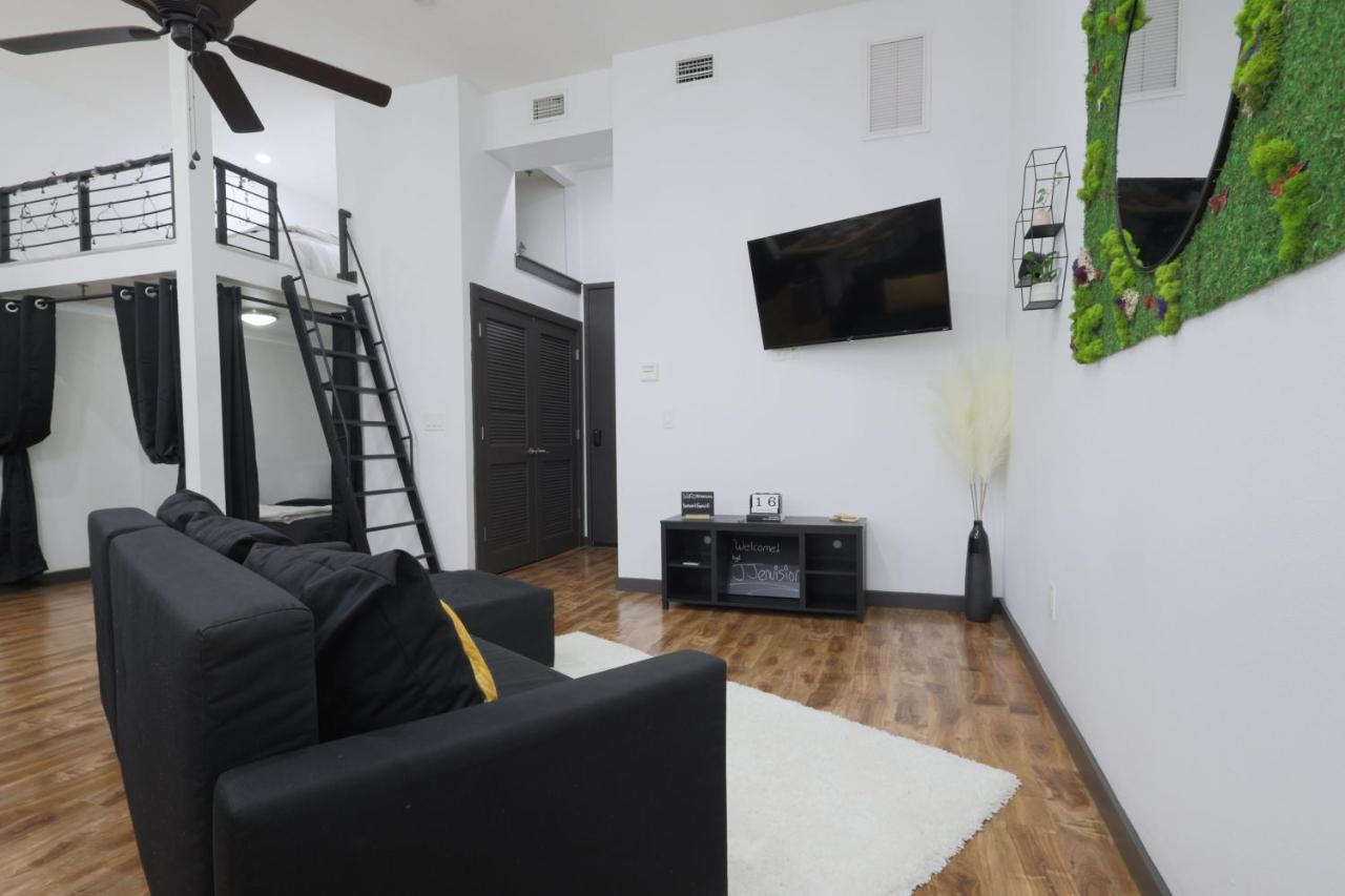 Old West Studio Lofts West 坦帕 外观 照片