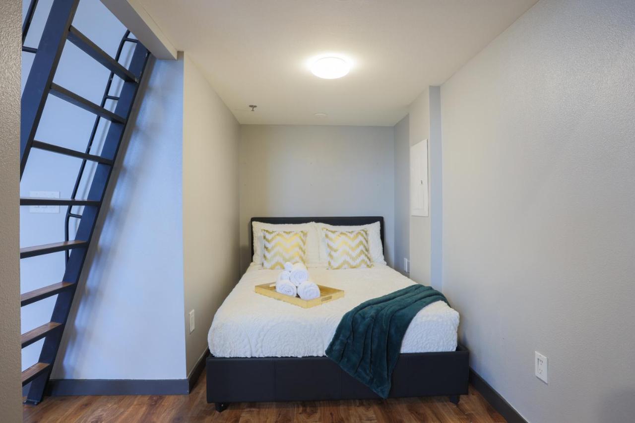 Old West Studio Lofts West 坦帕 外观 照片