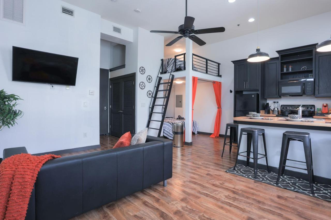 Old West Studio Lofts West 坦帕 外观 照片