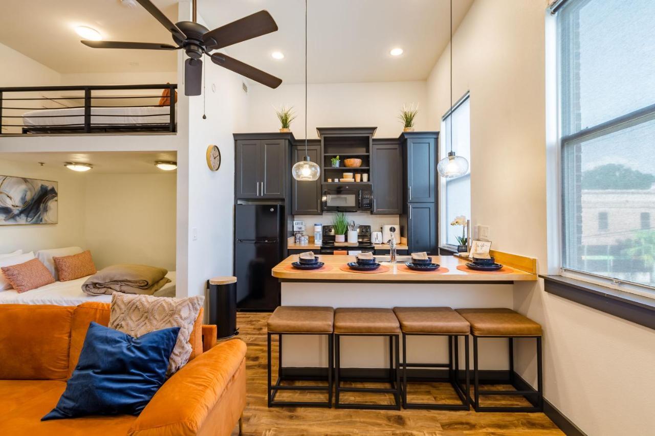 Old West Studio Lofts West 坦帕 外观 照片