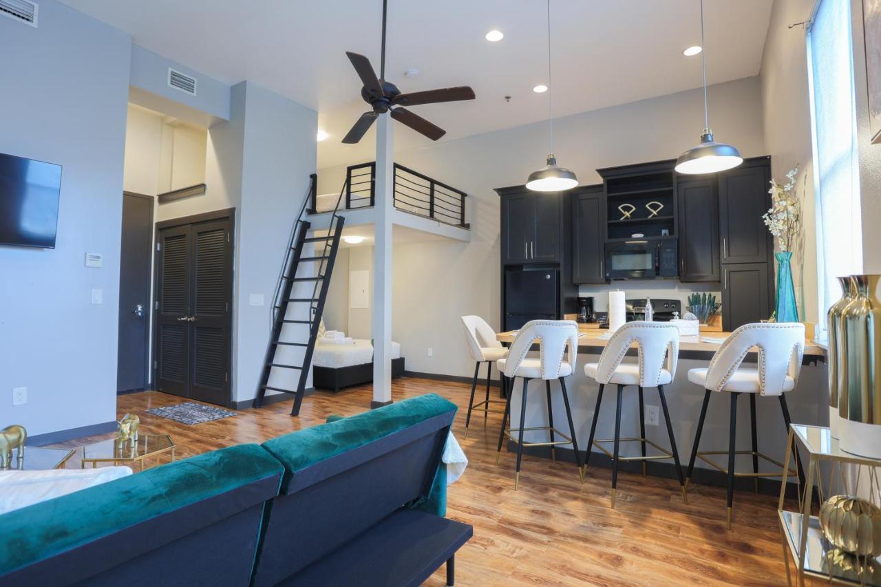 Old West Studio Lofts West 坦帕 外观 照片