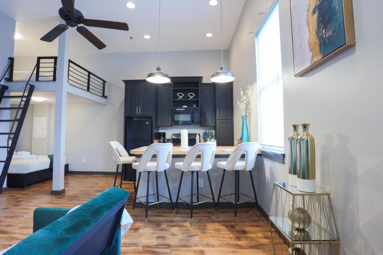 Old West Studio Lofts West 坦帕 外观 照片